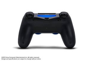 Un pad PlayStation 4 bleu en approche...