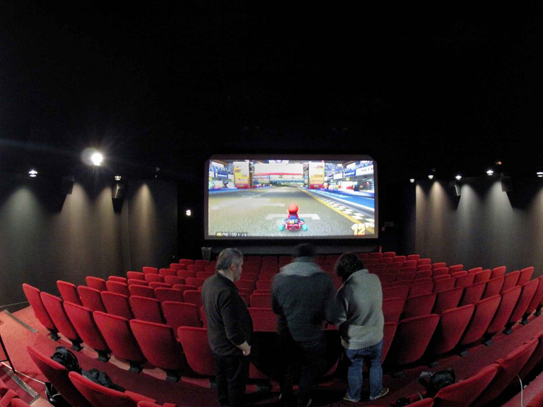 Du grand écran aux petits écrans, le Jeu Vidéo format viral et interconnecté Du grand écran aux petits écrans, le Jeu Vidéo format viral et interconnecté