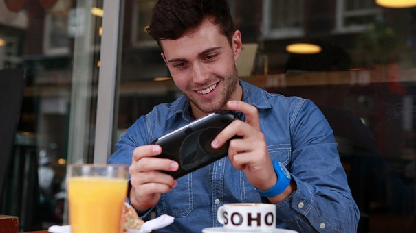 Des consoles portables aux mobiles, le jeu vidéo nomade à travers les âges !