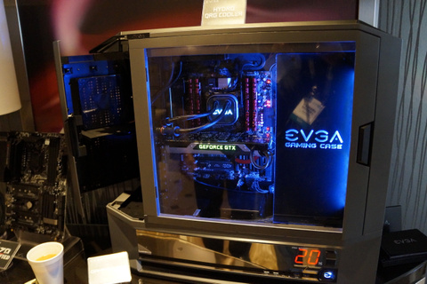 Jaquette de EVGA travaille sur un boîtier vraiment orienté gaming