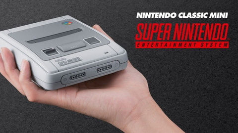 Jaquette de La mini Super Nintendo en chair et en os à la Comic-Con