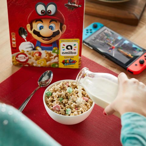 Des paquets de céréales Mario avec un amiibo en cadeau
