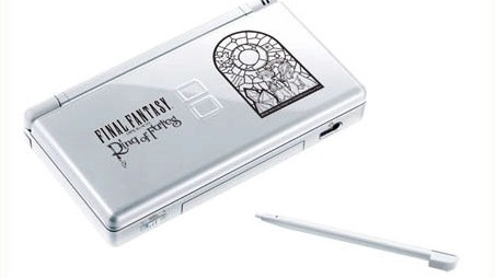 La DS Lite tatouée par Final Fantasy Chronicles