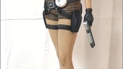 Exclusivité : la statue de Lara Croft fait peau neuve