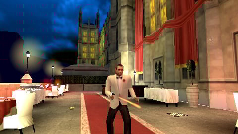 Images : James Bond lève son verre sur PSP