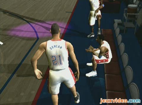 NBA Live 2004 : Tony... à laide