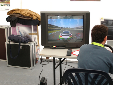 Magny-Cours ou la passion de la grosse cylindrée