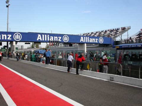 Magny-Cours ou la passion de la grosse cylindrée