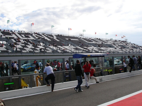 Magny-Cours ou la passion de la grosse cylindrée