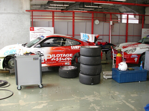 Magny-Cours ou la passion de la grosse cylindrée