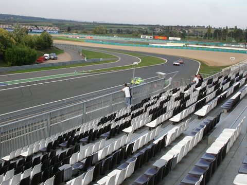 Magny-Cours ou la passion de la grosse cylindrée