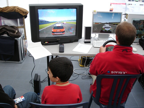 Magny-Cours ou la passion de la grosse cylindrée