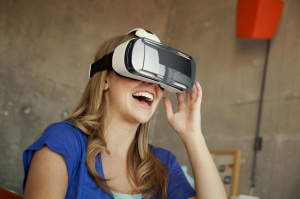 Samsung présente son casque de réalité virtuelle