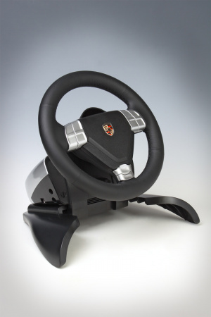 Un volant Porsche pour PC et PS3