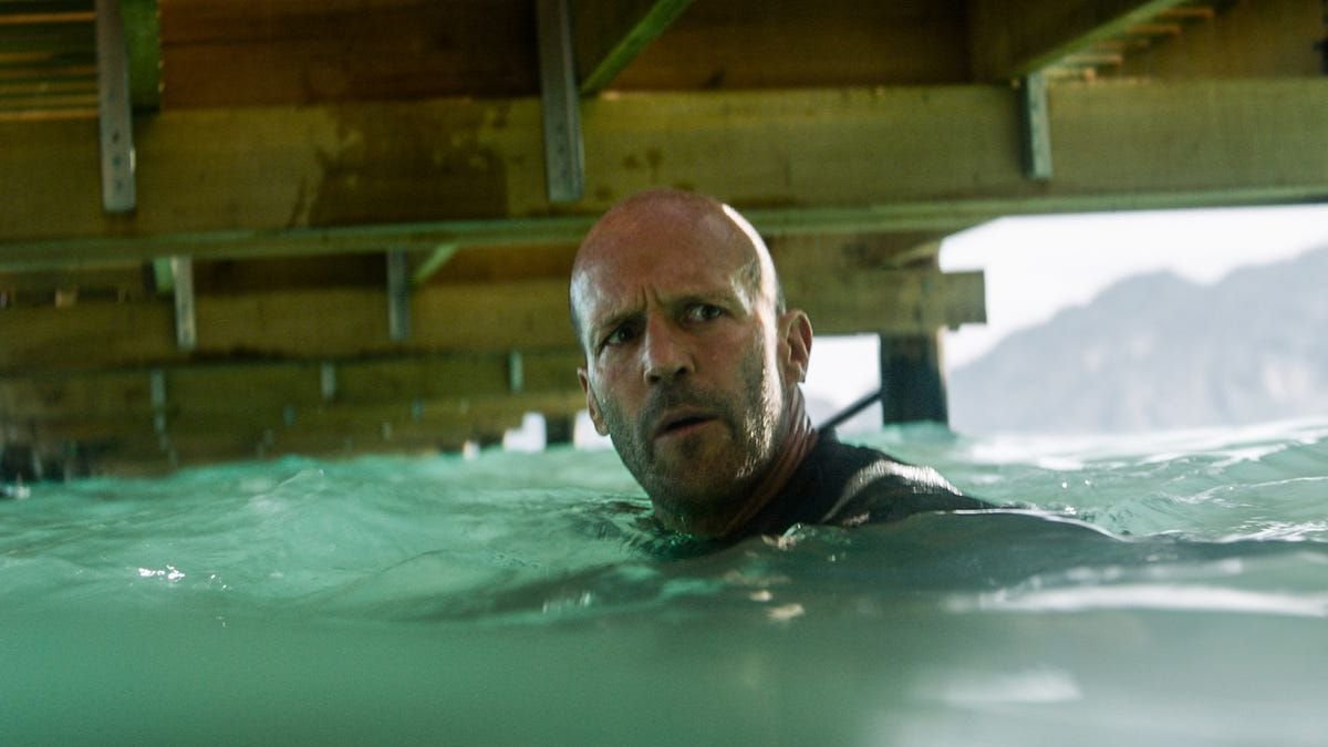 En eaux très troubles avec Jason Statham traque Oppenheimer au boxoffice, le premier film est En eaux très troubles avec Jason Statham traque Oppenheimer au boxoffice, le premier film est