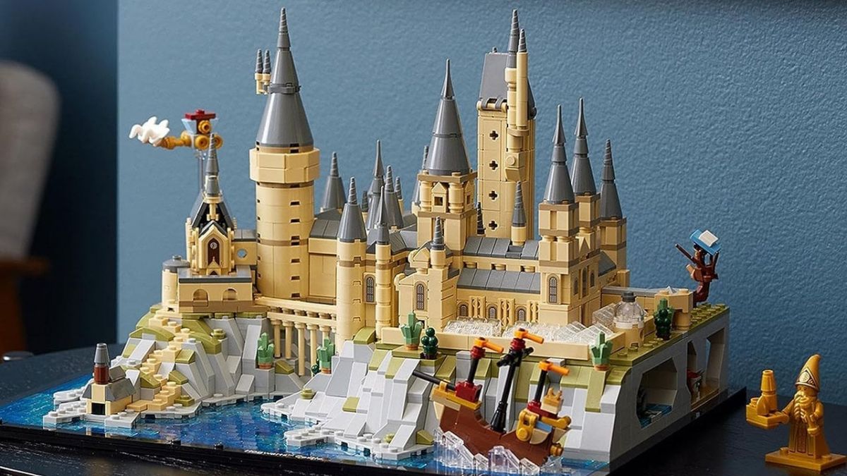 LEGO LEGO Harry Potter 76419 Le Château et le Domaine de Poudlard, Maquette  à Construire pour Adultes, Incluant les Lieux Iconiques pas cher 