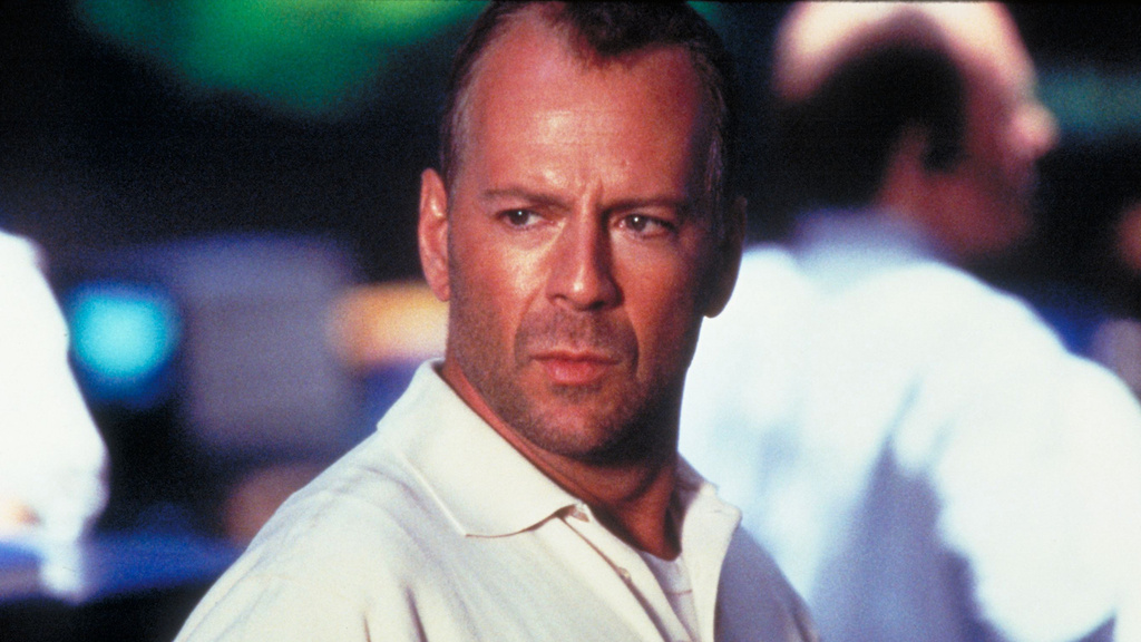 Bruce Willis a fait perdre 28 millions à Disney. Pour éviter un procès, il signe un contrat pour trois films dont deux qui sont des classiques Bruce Willis a fait perdre 28 millions à Disney. Pour éviter un procès, il signe un contrat pour trois films dont deux qui sont des classiques