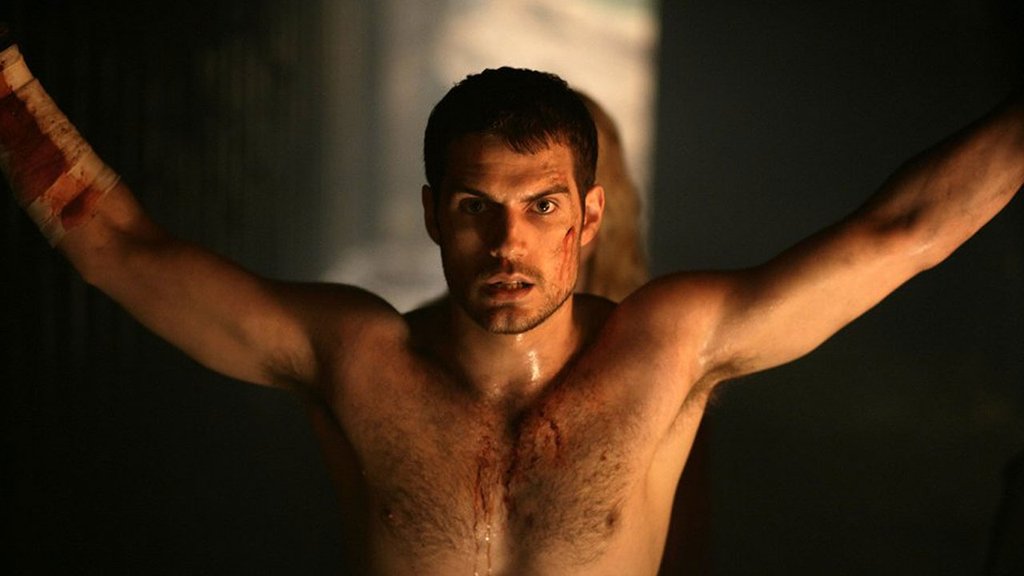 Henry Cavill passe à un autre niveau dans ce film de SF fait par le réalisateur de John Wick