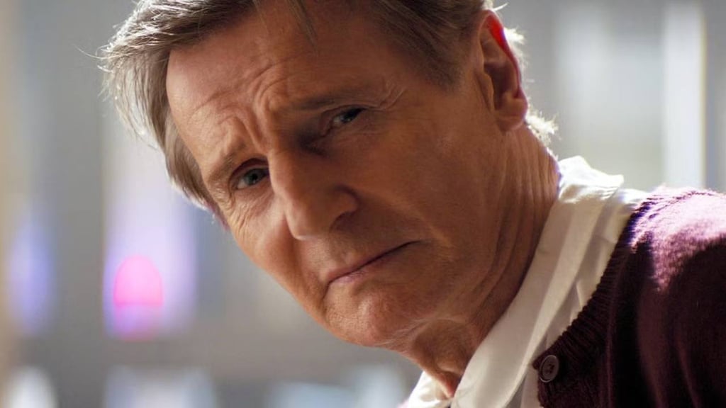 Je n’aurais jamais imaginé que cet acteur de films d’action puisse me faire autant rire : son nouveau film noté 92% est une vraie surprise !