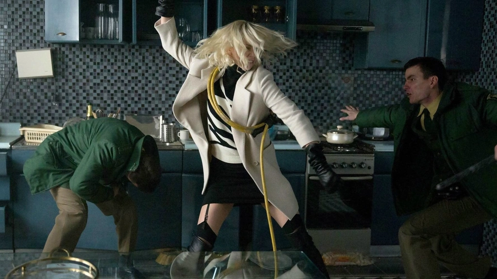 "Il est gros et peut à peine se battre" Charlize Theron démonte cette star hollywoodienne !