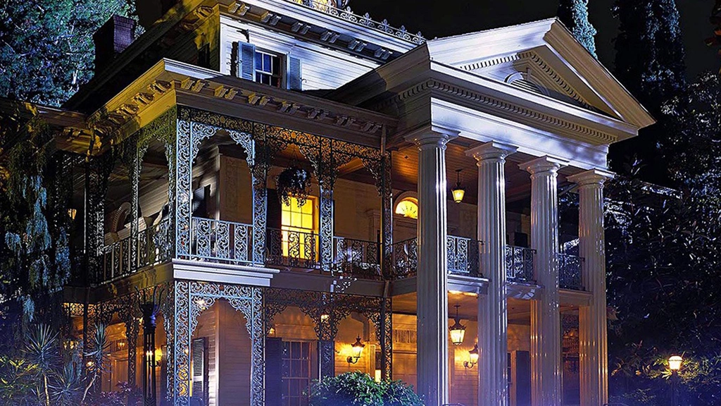 Décès à Disneyland : une visiteuse fait un malaise dans l'attraction du Manoir Hanté...