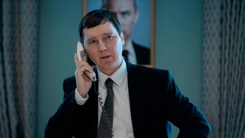 Après avoir joué un pape, cet acteur culte va incarner l’un des politiques les plus controversés : les premières images sont intenses…