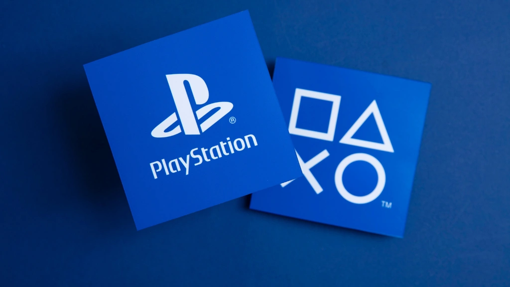 Deux amoureux envoient à Sony une invitation à leur mariage, ils reçoivent une carte spéciale et plusieurs jeux PS5 en cadeaux...