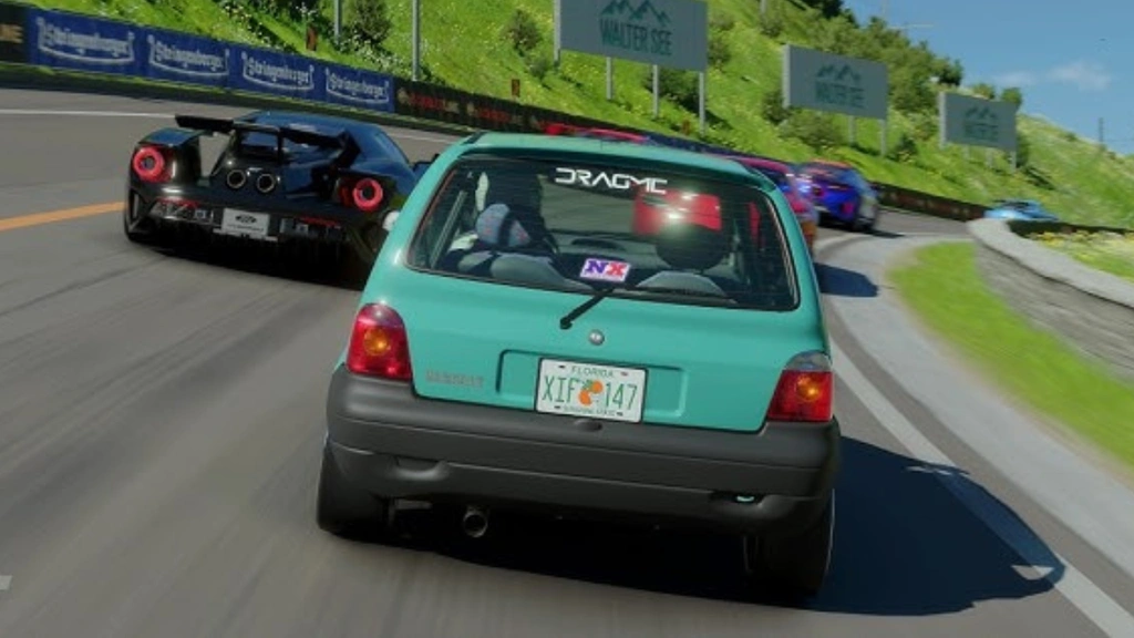 Gran Turismo 7 : Ce pilote professionnel fait une performance incroyable avec la Twingo !