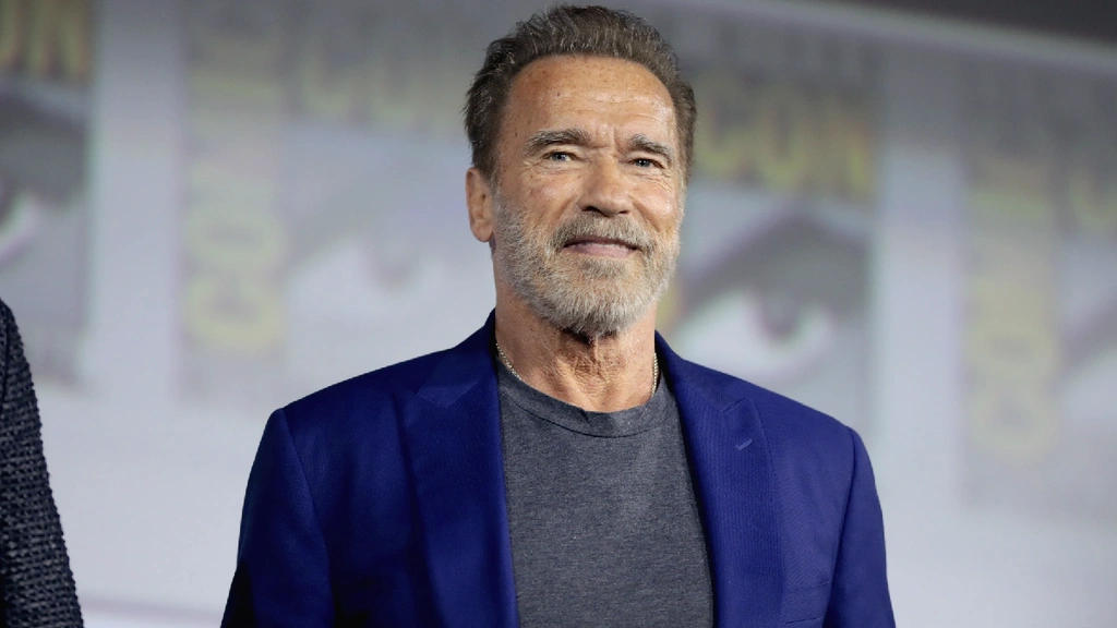 Arnold Schwarzenegger a trouvé son digne héritier : il a adoubé cet acteur qui l'a remplacé dans le remake de ce film culte de SF des années 80 qui est sorti fin 2025