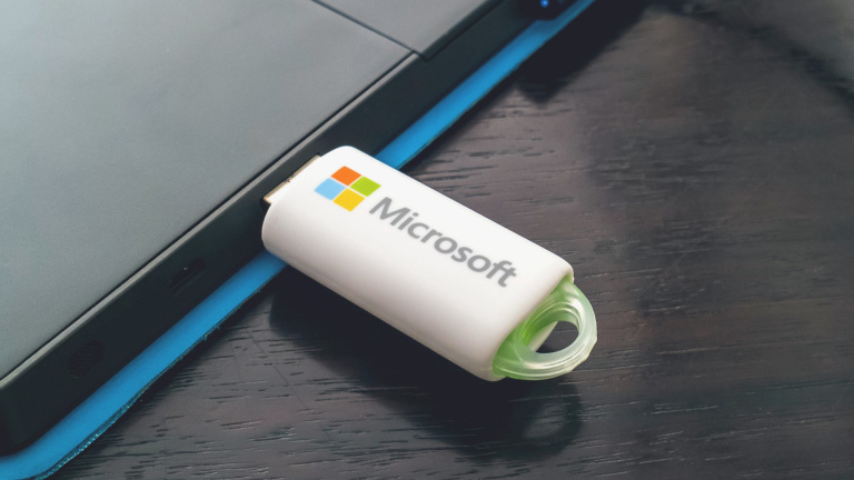 Windows 10 serait vendu sur clé USB pour la première fois
