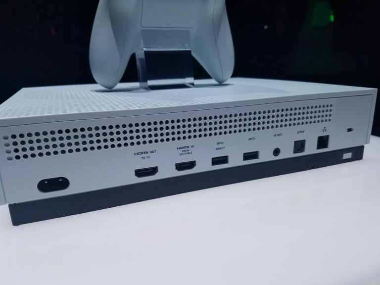 E3 2016 : Xbox One S - Microsoft abandonne sa caméra Kinect