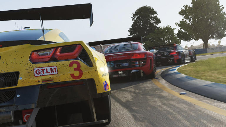 Forza Motorsport 6 : Apex sort de beta, les volants deviennent compatibles