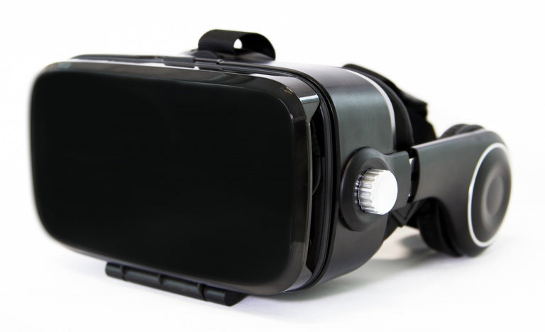 Orange dévoile son casque de réalité virtuelle, le VR1