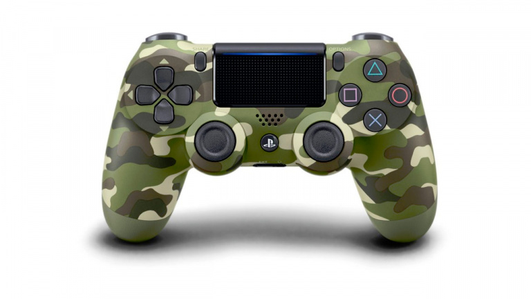 Une manette camouflage vert pour la PS4