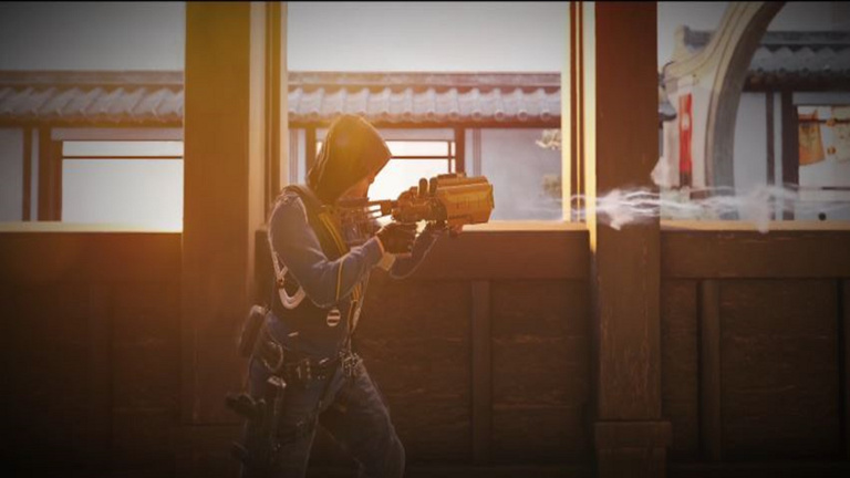 Tom Clancy's Rainbow Six Siege : Hibana en action