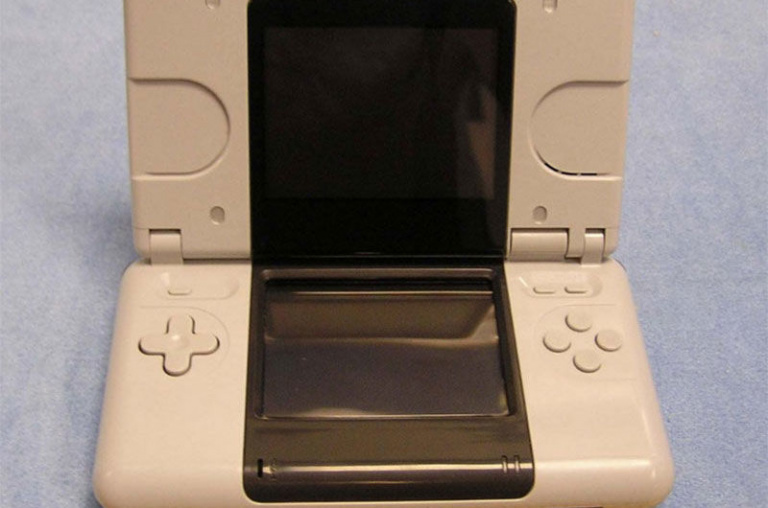 Découvrez le prototype de la Nintendo DS en images
