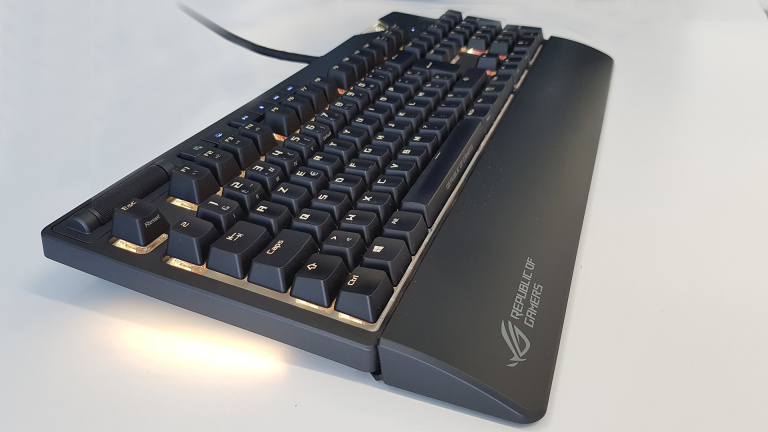 Test Asus ROG Strix Flare : Un clavier sûr pour illuminer vos sessions nocturnes
