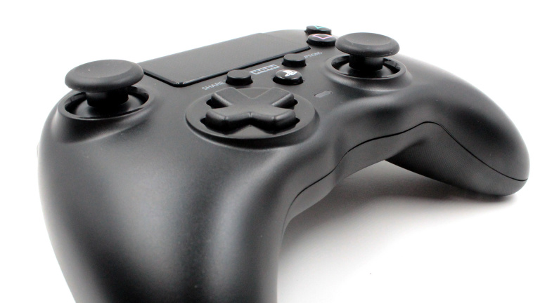 Test Hori Onyx PS4 : L'appel aux joueurs Xbox