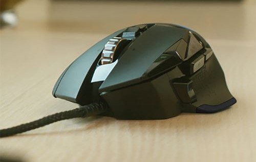 Black Friday : La souris Logitech G502 Hero passe à moins de 40€
