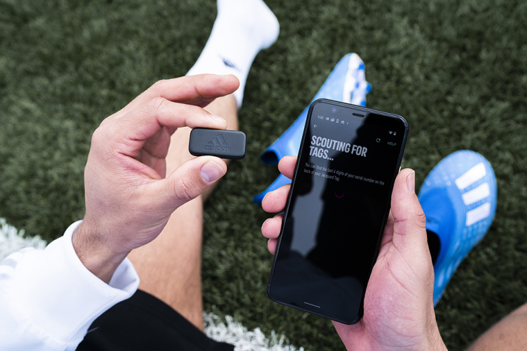 GRM : Adidas sort une semelle connectée au jeu FIFA Mobile