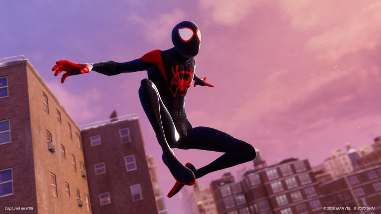 Spider-Man : Miles Morales - 11 minutes de gameplay avec la tenue de Into the Spider-verse