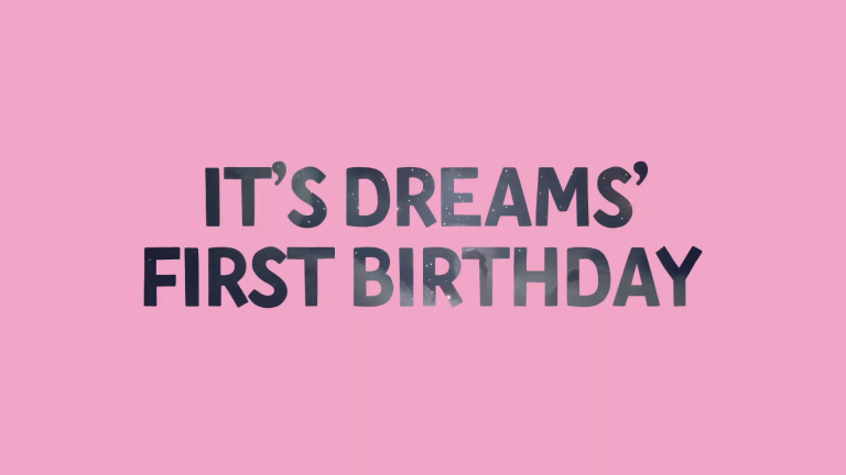 Dreams s'offre une vidéo commémorative pour son premier anniversaire