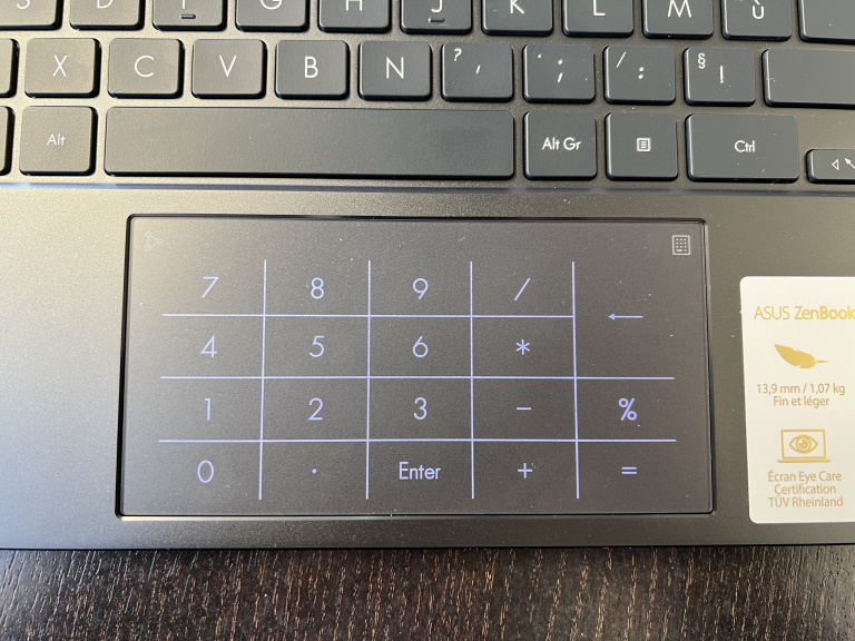 Test du Asus Zenbook 13 OLED : le meilleur PC ultraportable du moment ?