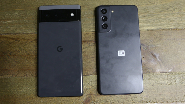 Comparatif : Google Pixel 6 vs Samsung Galaxy S21 FE, quel smartphone choisir ?
