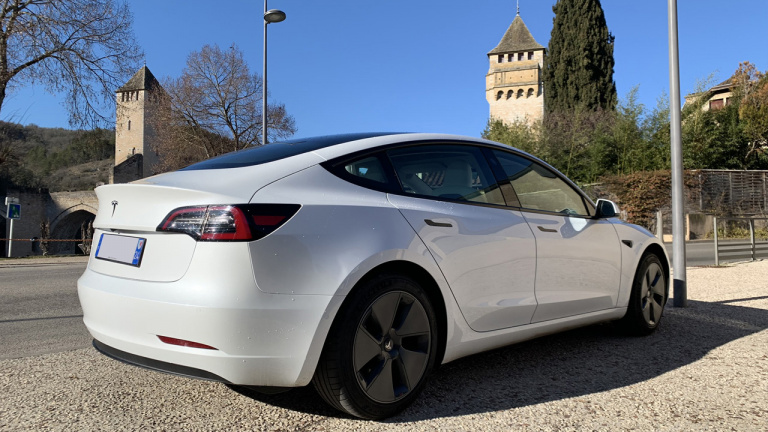 Test de la Tesla Model 3, que vaut la voiture électrique dont tout le monde parle ?