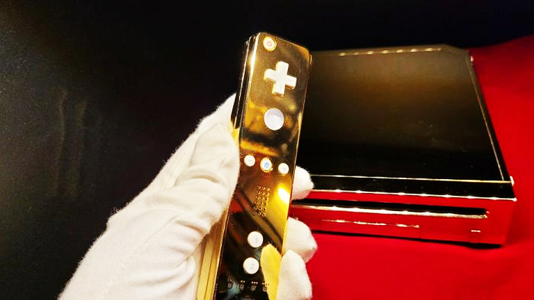 Nintendo : la Wii en or 24 carats destinée à la Reine d’Angleterre est en vente
