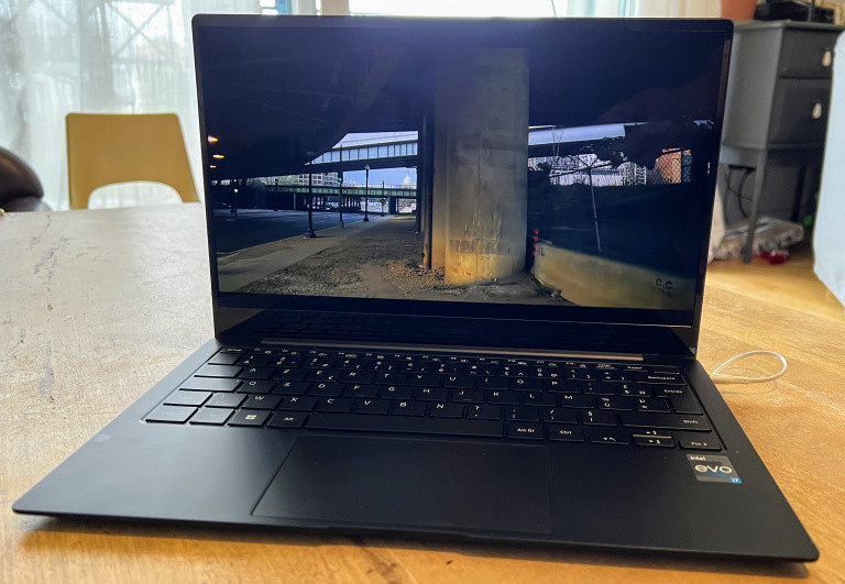 Galaxy Book 2 Pro review: Less than 900g, OLED screen.  What else ?