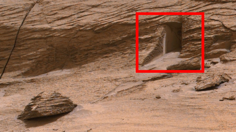 Mystérieuse “porte” prise en photo sur Mars par le rover Curiosity : qu’est-ce que c’est vraiment ?