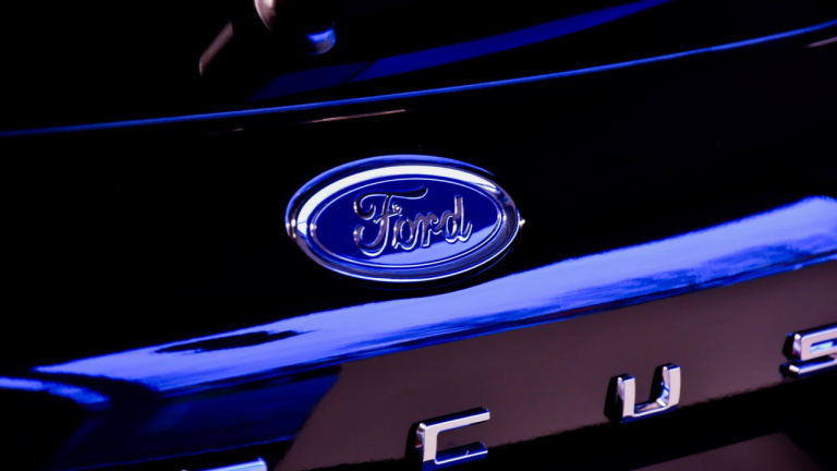 Ford-Autos wegen 4G in Deutschland sofort vom Verkauf ausgeschlossen und zerstört?