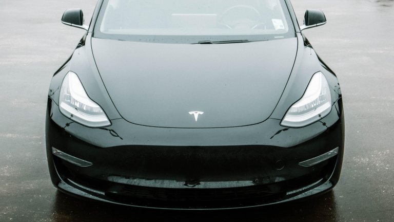 Tesla est en train de révolutionner les batteries et ça peut tout changer pour l'ensemble des voitures électriques